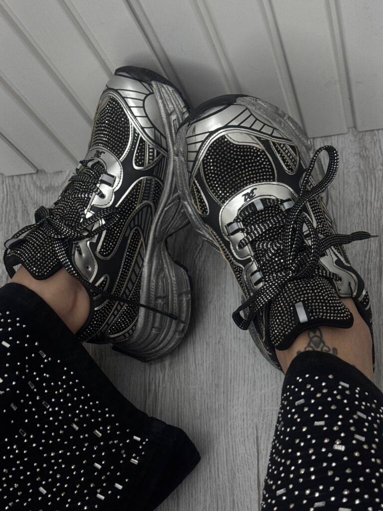 کتونی بالنسیاگا نگینی