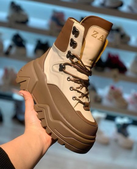 نیم بوت زارا کرم قهوه‌ای