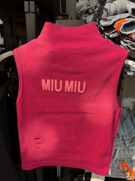 تاپ یقه اسکی MIU MIU سرخابی