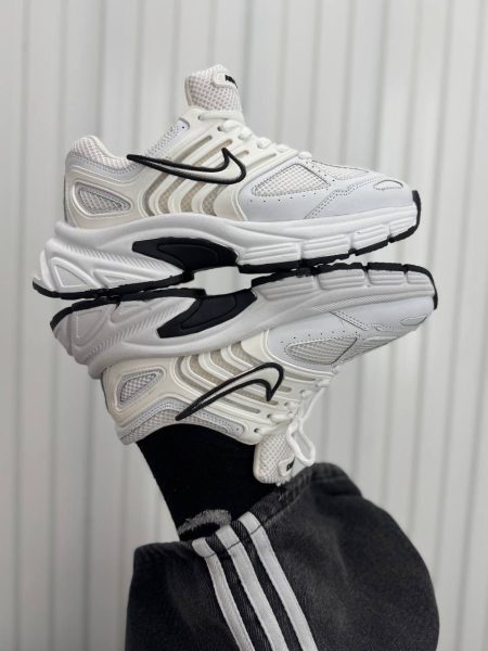 کتونی اسپرت نایکی سفید مشکی (2)