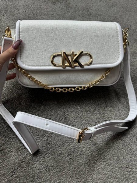 کیف پاسپورتی مایکل کورس سفید