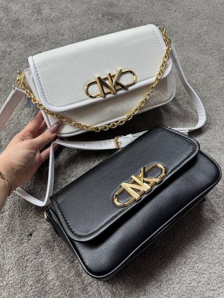 کیف پاسپورتی مایکل کورس مشکی