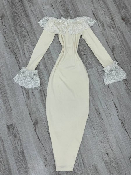 ماکسی فانریپ یقه دکلته مچ گیپور سفید