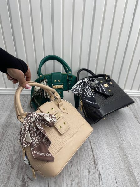 کیف هلالی طرح دیور کرم