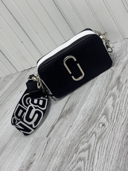 کیف پاسپورتی جاکوبس مشکی سفید