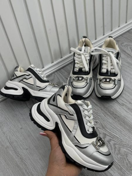 کتونی رانینگ دیزل نقره‌ای سفید