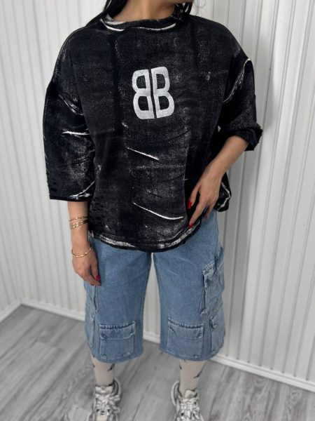 تیشرت باکسی بالنسیاگا مشکی طرح گلیتری