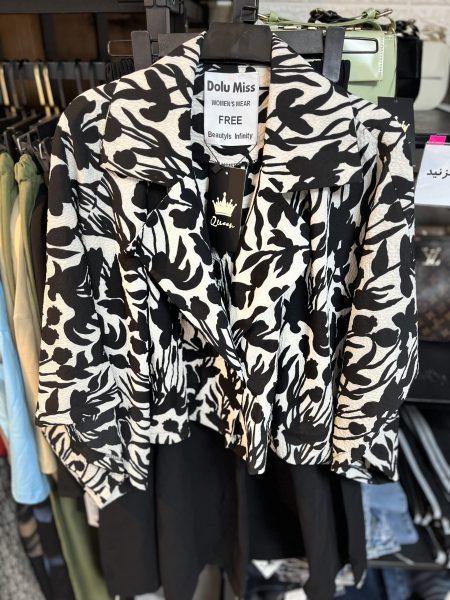 ست شومیز و دامن گلبرگ DM سبز کرم مشکی