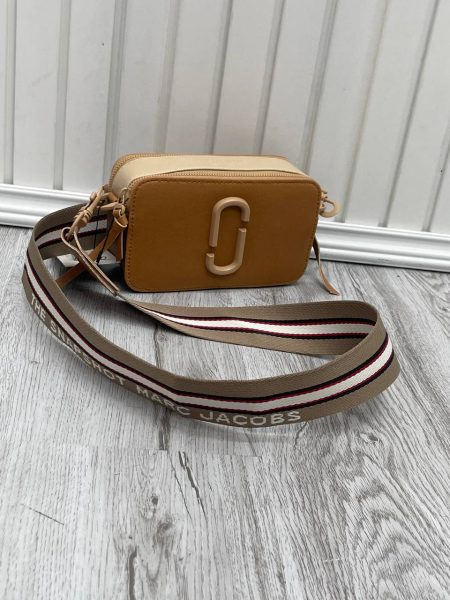 کیف پاسپورتی جاکوبس عسلی