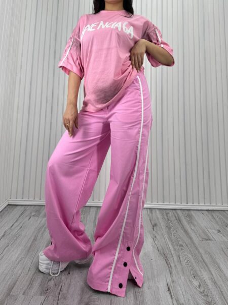 ست تی شرت و شلوار پایین دکمه Balenciaga صورتی