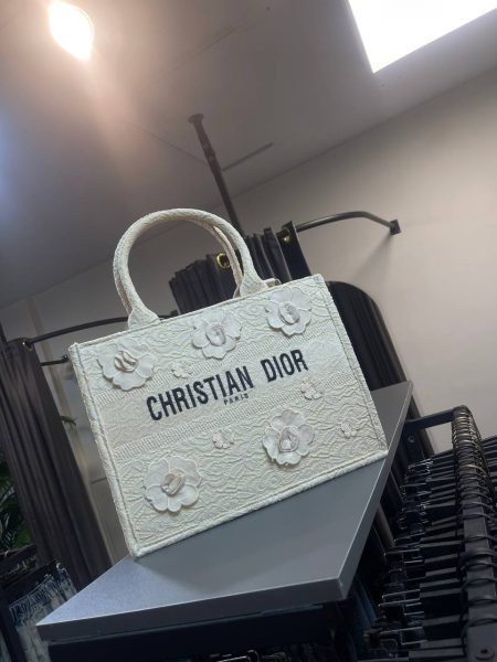 کیف دیور گلدوزی لیمویی