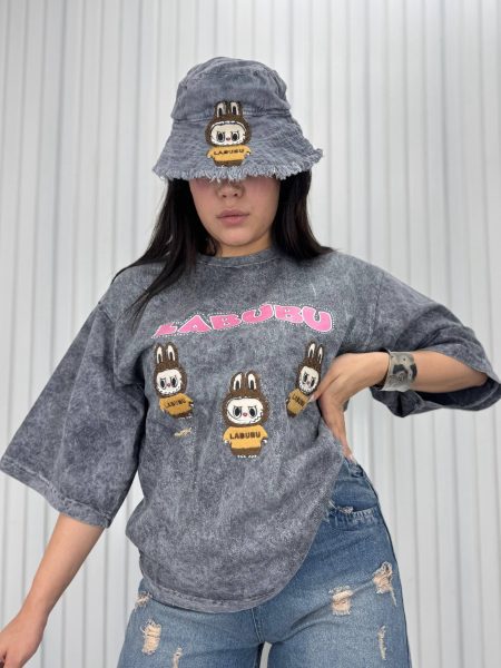 ست تی‌شرت و کلاه Labubu طوسی