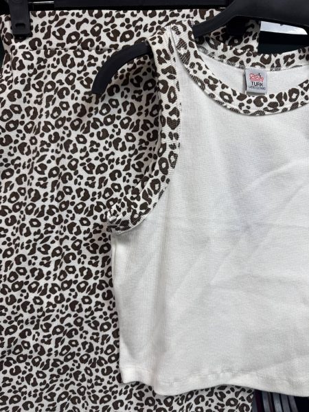 ست کراپ و دامن پلنگی سفید قهوه‌ای