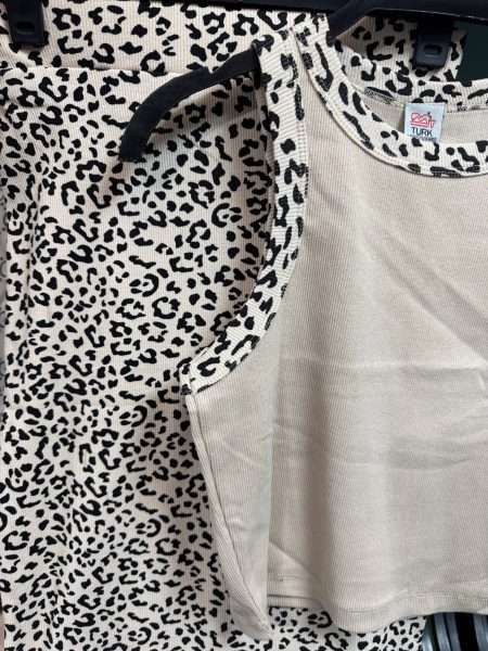 ست کراپ و دامن پلنگی کرم