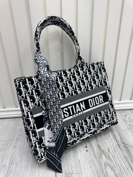 کیف جعبه ای Dior کوچک
