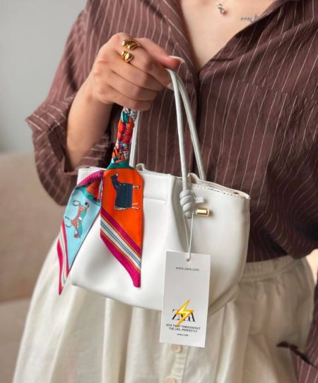 مینی کیف پاسپورتی ZARA شال‌دار سفید