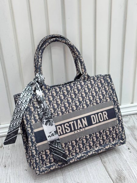 کیف جعبه ای Dior کوچک خاکی سرمه‌ای