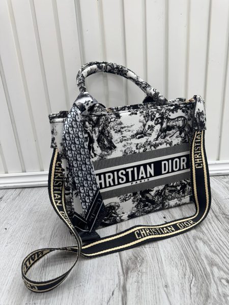 کیف جعبه ای جنگلی Dior کوچک سفید مشکی