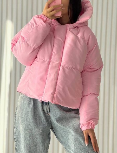 کاپشن رنگ صورتی