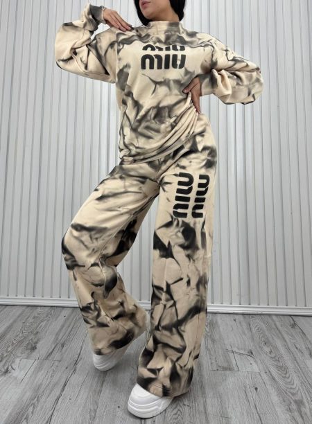 ست زنانه کرم