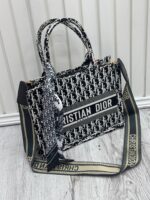 کیف جعبه ای Dior کوچک سفید مشکی