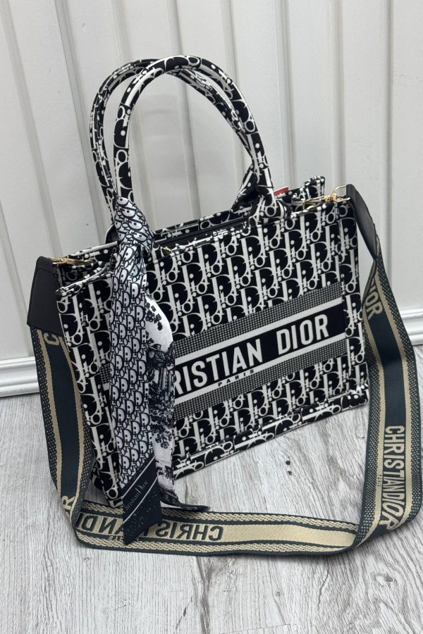 کیف جعبه ای Dior کوچک سفید مشکی