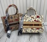کیف جعبه ای گل Dior