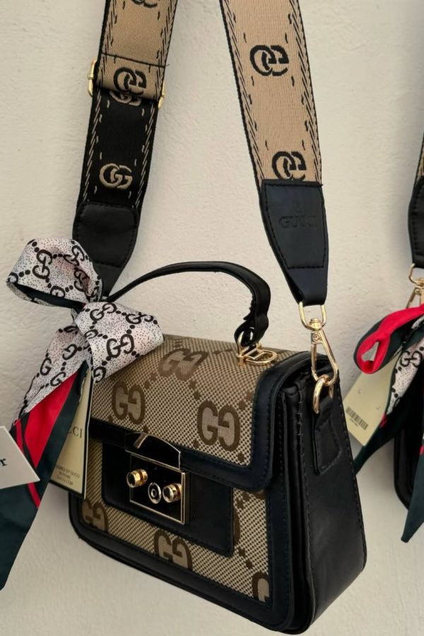 کیف پاسپورتی قفل‌دار Gucci مشکی