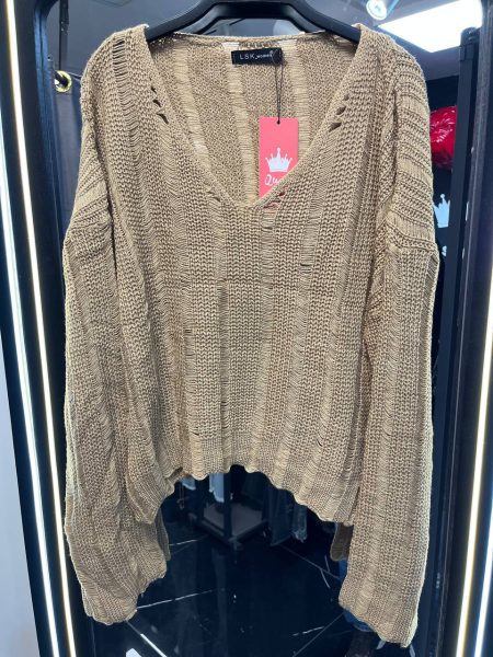 پلیور رنگ کرم تیره