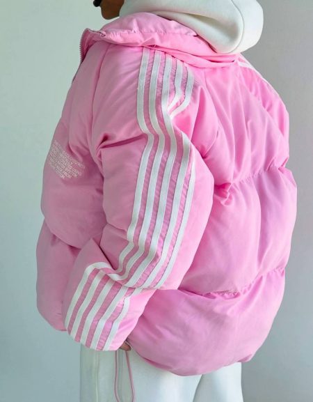 کاپشن رنگ صورتی