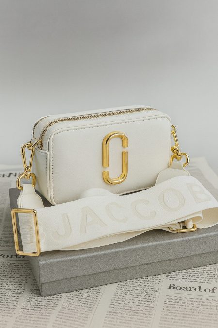 کیف پاسپورتی جاکوبس سفید طلایی