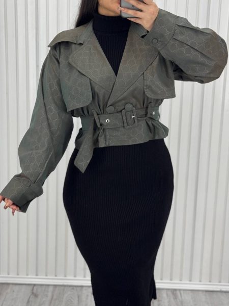 کت عروسکی کوتاه